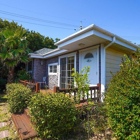 Jubilee Chalet Seogwipo Luaran gambar