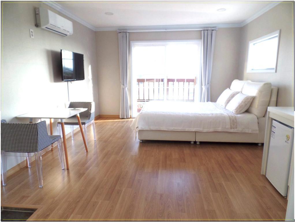 Jubilee Chalet Seogwipo Luaran gambar